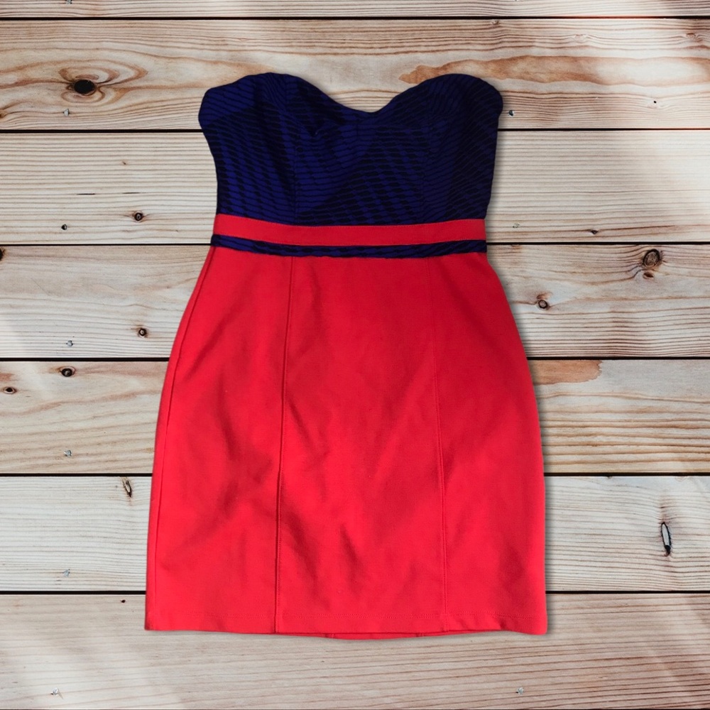 Silence + Noise | Retro Edgy Strapless Dress Med
